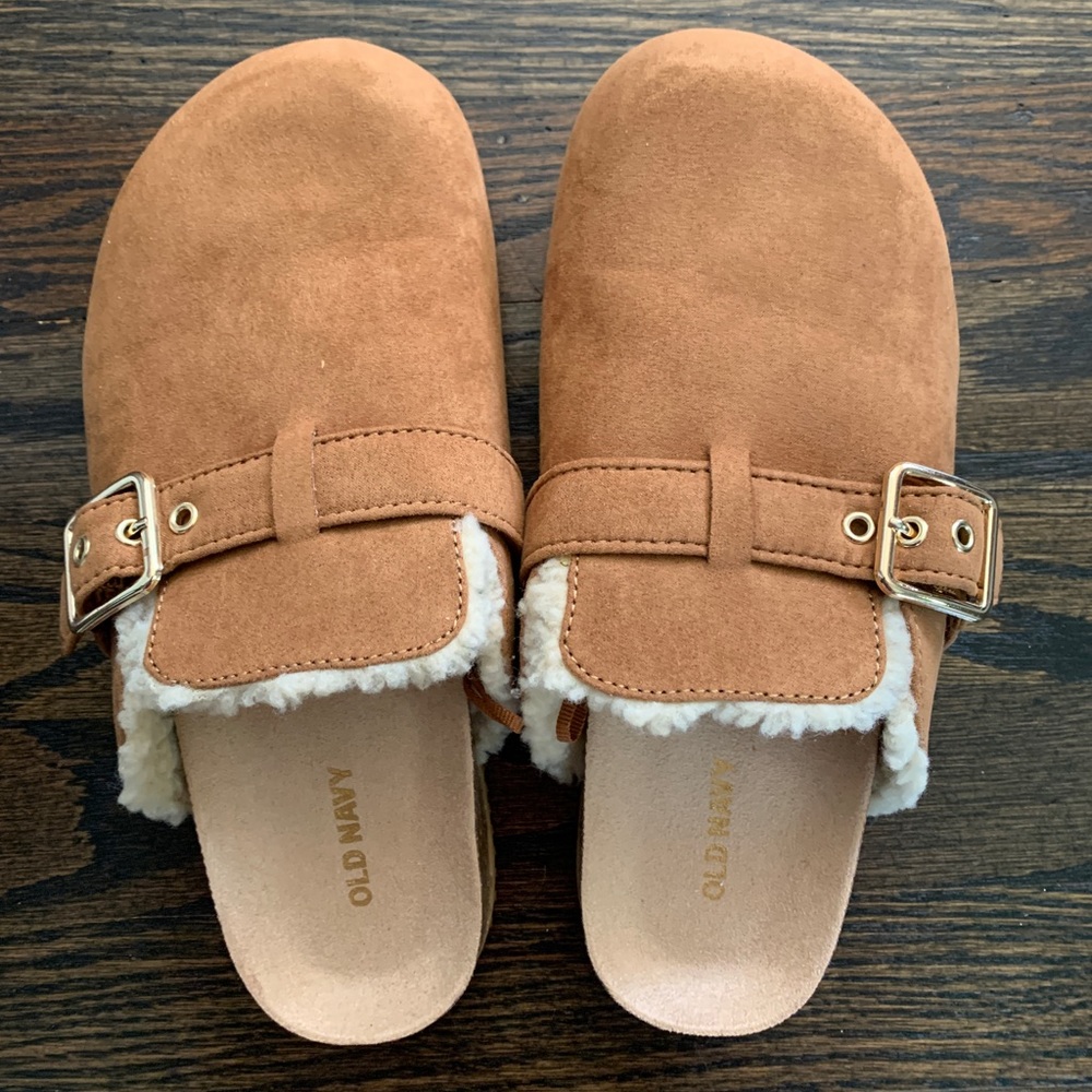 Tan Old Navy Clogs Tan Size 8